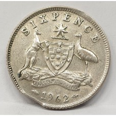 AUSTRALIA 1962 . SIXPENCE . ERROR . BITTEN FLAN
